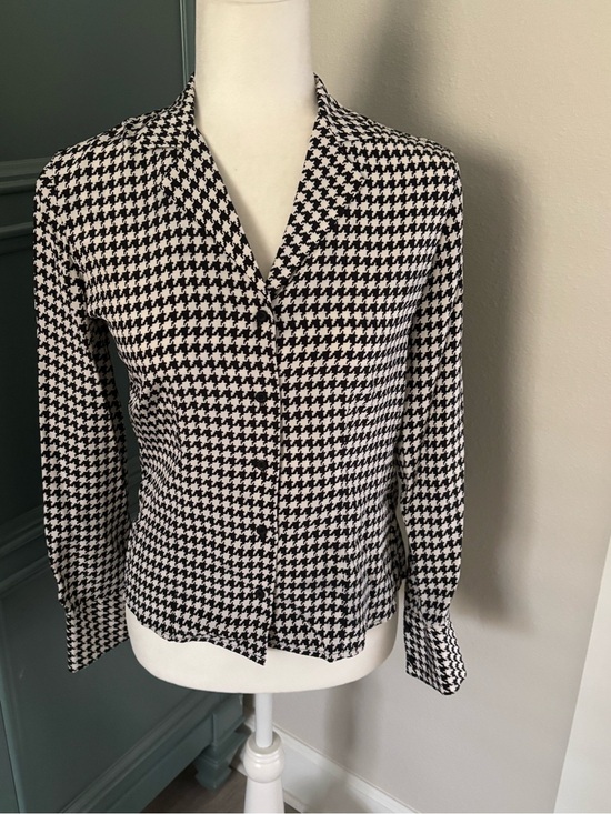 Petite Sophisticate Tops - Petite Sophisticate Silk Black & White Houndstooth Top
